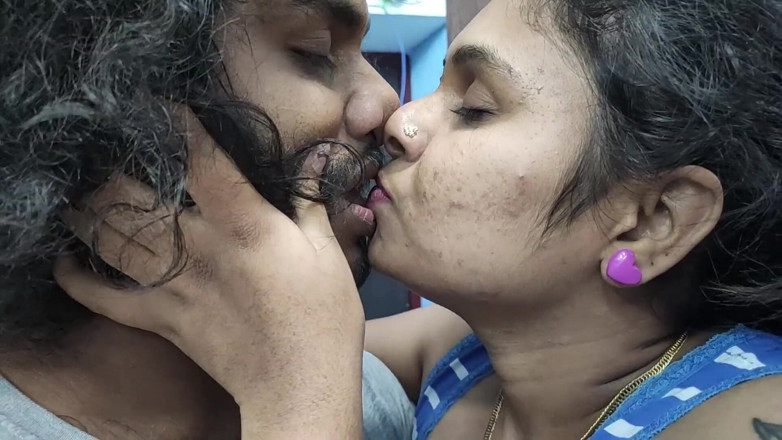 Vaigavarun45: Shimmy and Tracks Removal and Hot Kiss with Boobs Press...