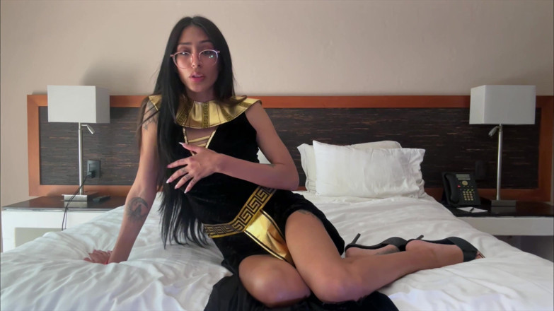 Kink in Time: L’instruction de branlette égyptienne ancienne de Gisele Amore 4K, POV, le Commandement...