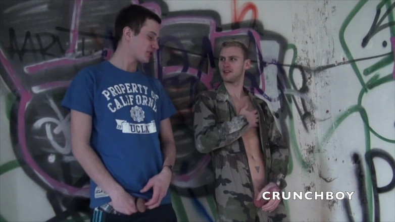 Crunch Boy: Francouzské twink ošukané hetero blonďatým vojenským twinkem