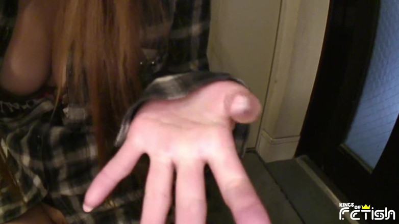 Pure Japanese adult video ( JAV): Bionda giapponese squirta e spompina un ragazzo con un grosso...