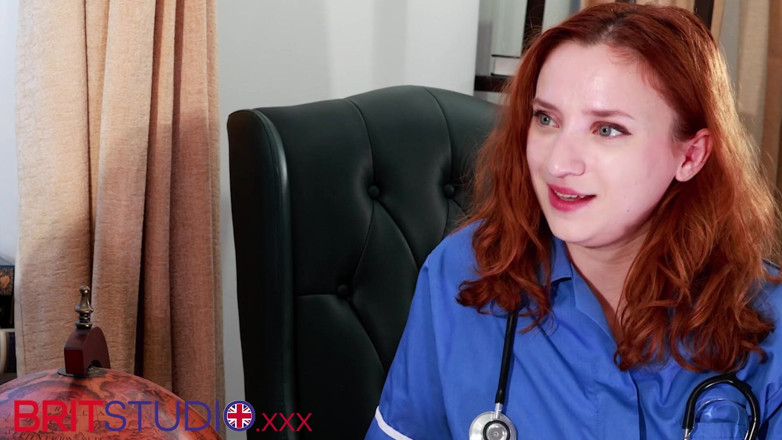 Brit Studio: Suster nakal rambut cokelat di-anal habis-habisan sama suster hot rambut...