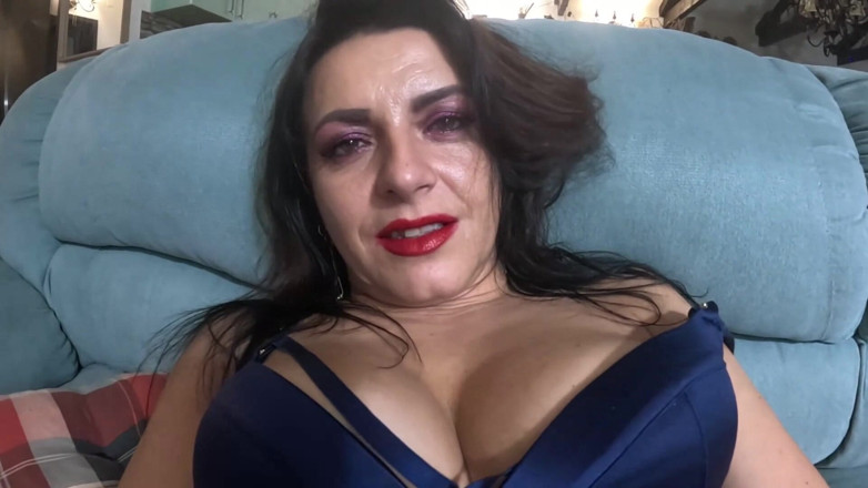 MilfyCalla: Spit Fetish Obsession - Dirty Talk, Smoking &amp; Wet Masturbation 324