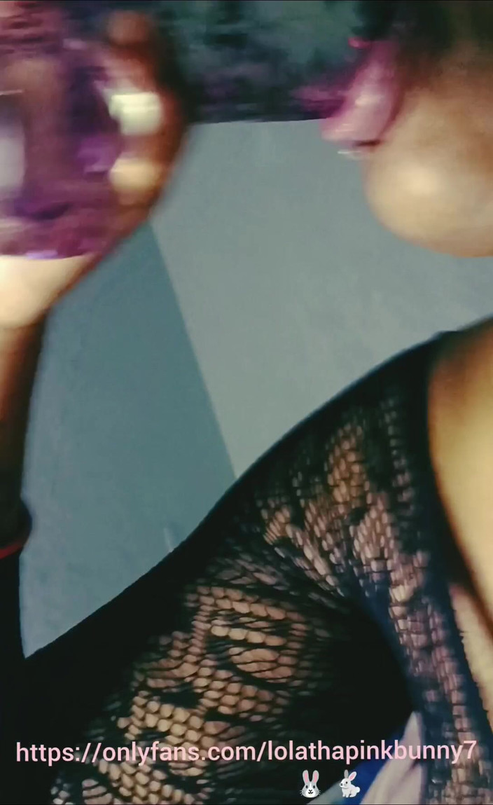 Lola Tha Pink Bunny: Le gorgeur talentueux !!