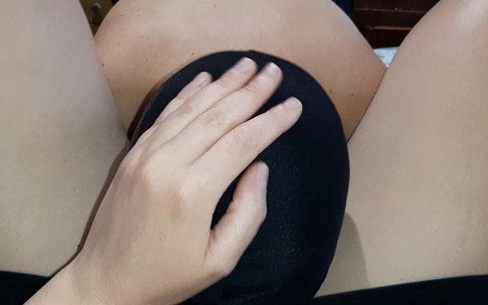 Lesbian-candys: Saya mengawal kepala hamba seks lesbian saya untuk memancut dengan...