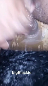 Bigblackie rasiert und masturbiert mit meinem großen schwarzen schwanz zum vergnügen