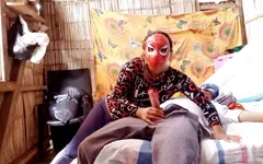 Eu não consigo dormir sem foder primeiro, meio-irmão come minha buceta !! - Pornô espanhol.