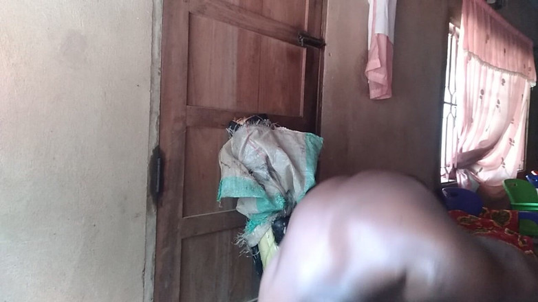 Moviesporn1: Pacarku lagi nggak di rumah aku muncrat tanpa kontolnya