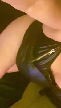 CD Krissy Sweets mahukan zakar besar awak jauh ke dalam lubang kongkek ketatnya