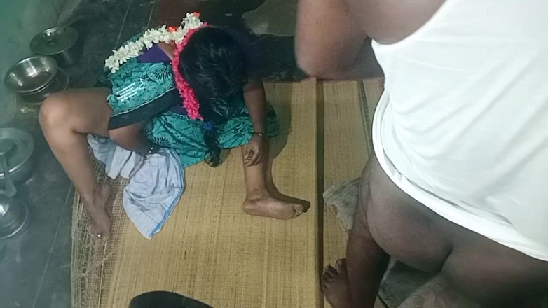 Priyanka314: भारतीय शिक्षक गांव के घर के बने वीडियो में चुदाई कर रहे हैं