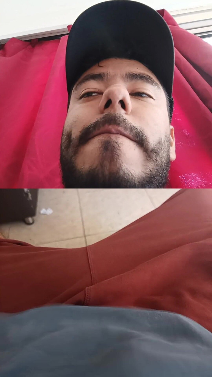 Tommhot: Připoj se ke mně na cvičení a budeme masturbovat v...