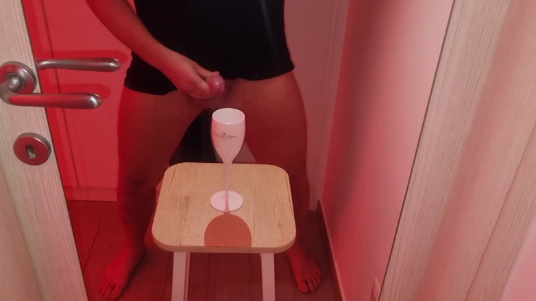 Alexander Audran: ASSAGGIO DI SBORRA | MOËT &amp; CHANDON - E UN CALICE DI SBORRA...