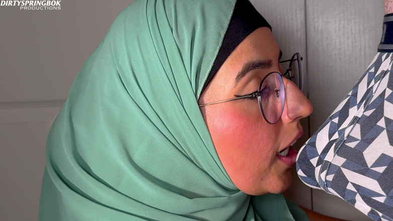 Aaliyah Yasin: 히잡을 쓴 Aaliyah Yasin 쩌는 쩌는 펠라