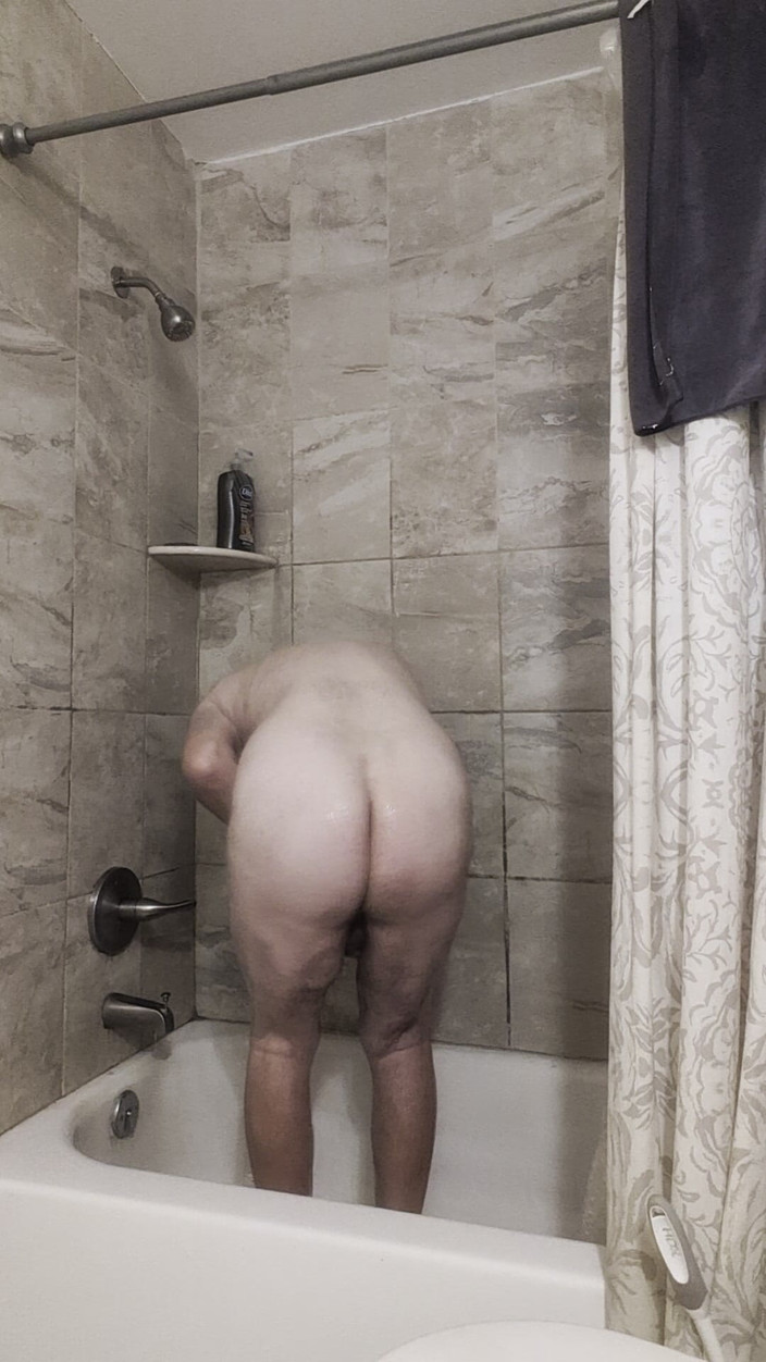 Biggbutt2xl: Potty and Shower Time October 2025