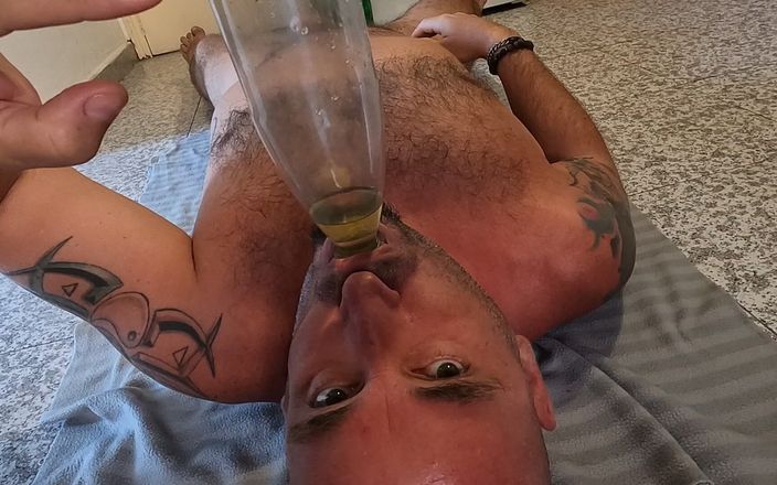 Carrotcake19: Husband Lying on His Back Drinking Piss &amp;amp; Cum Through a...