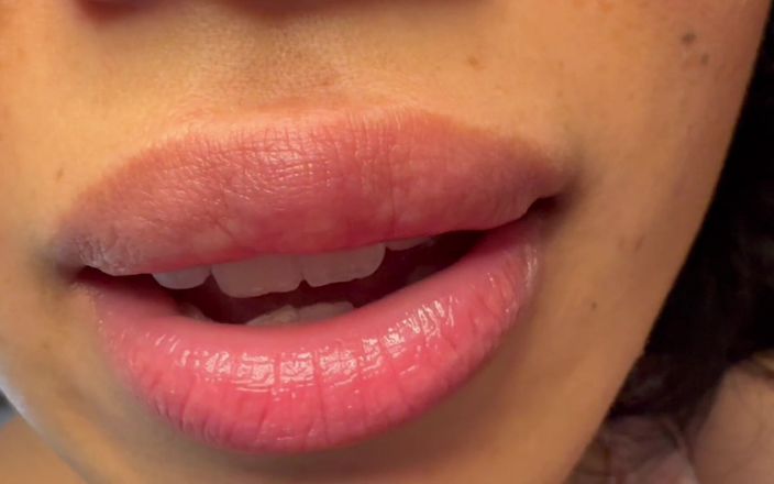 Asmr_mouth: Hãy lên trên tôi và ngửi hơi thở của tôi