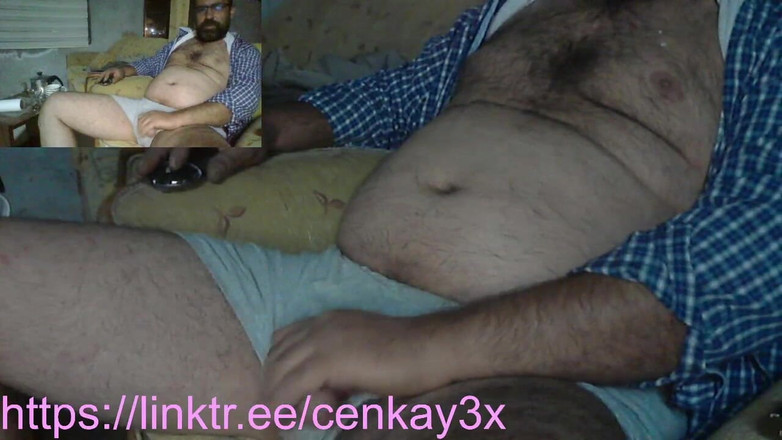 CenkAy: L'uomo etero viene in onda