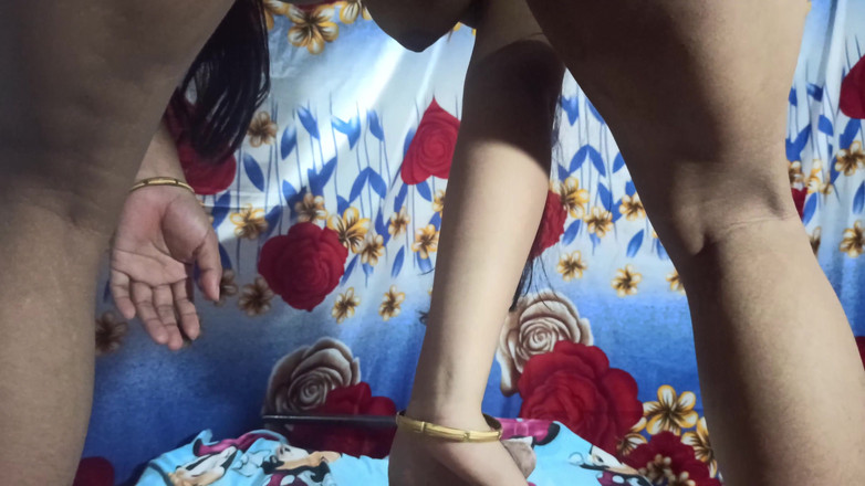 Namita: Desi indische dicke titten und geile stiefschweder mit dickem arsch...