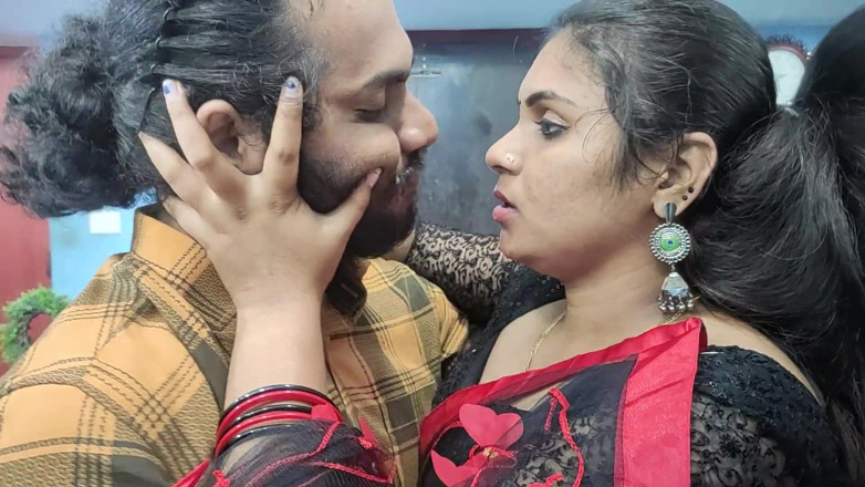 Vaigavarun45: Mallu Pár Sexy Šukání v Saree, Odstranění sárí a Sexy Šukání, Lízání...