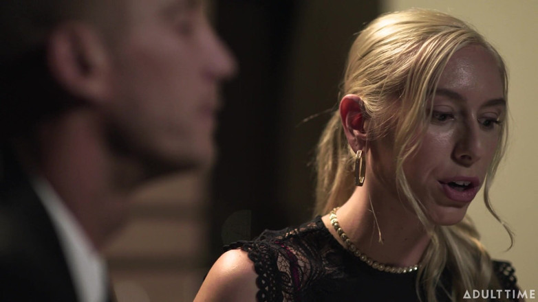 Adult Time: Pornotijd - sexy intern Kay Lovely verleidt oudere getrouwde baas tot...