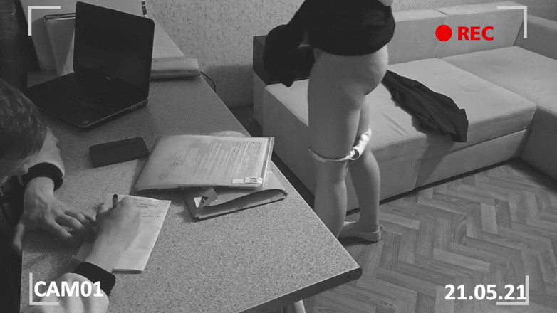 SweetAndFlow: Il direttore ha sculacciato uno studente cattivo