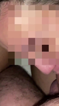 Fru deepthroats och rider en massiv BBC medan man tittar på och ber om mer del 3