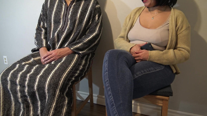 Souzan Halabi: Збуджена американська мамка просить величезний арабський член на публіці