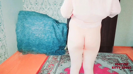 Kitty_Cross: Kompilasi Adik tiri curang di bilik peribadinya dalam skirt mini...