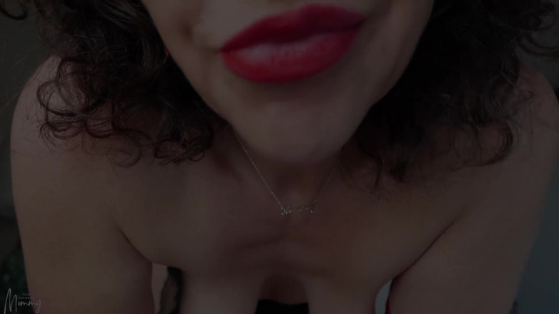 YourFavoriteMommy: Red Glove Playtime - grande clitóris - pawg-milf