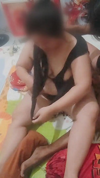 Lamer El Coño De Una Chica Cachonda Y Tetona