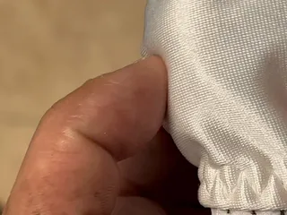Je remplis la culotte de ma belle-mère remplie de sperme