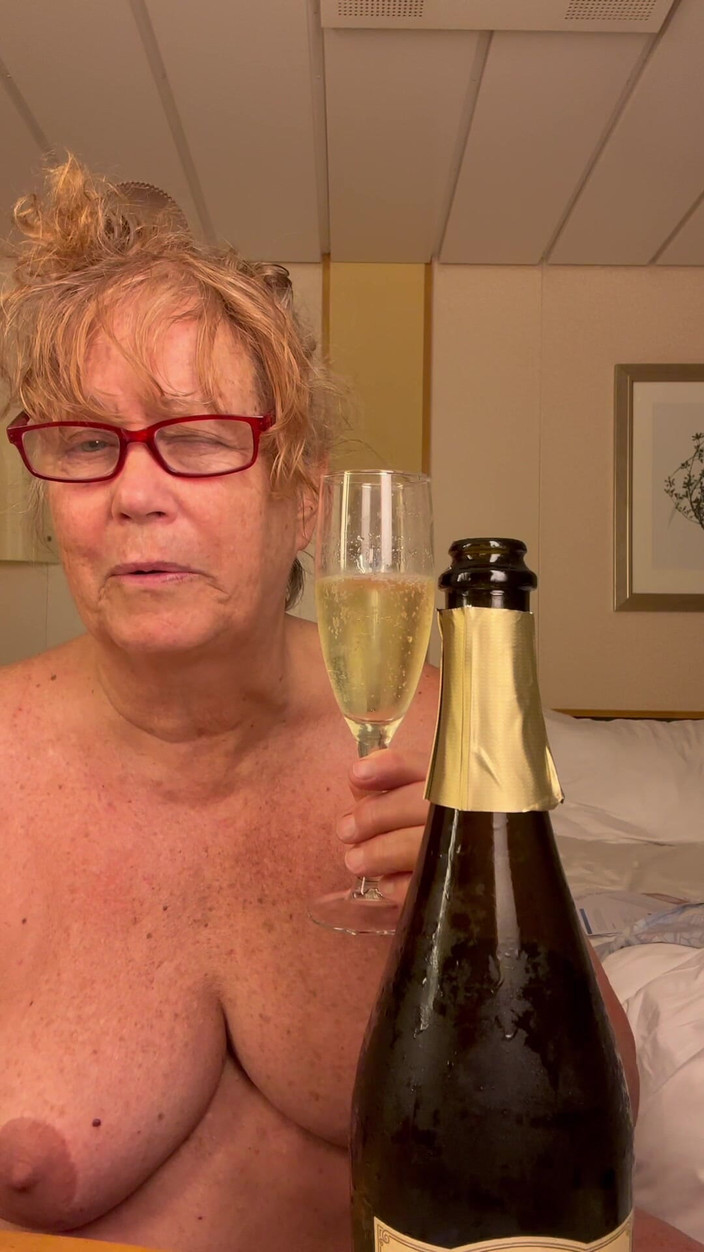 Big Ass 4 U: Mamie a toujours des friandises X