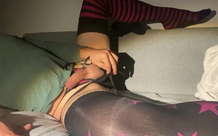 Leasexycd: Leasexycd konečně sama doma