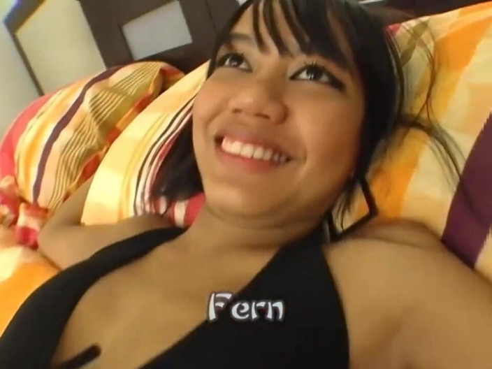 Creampie Thais: Hard boner goes in asian slut pussy