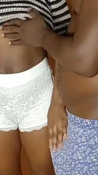 Une étudiante ghanéenne à gros cul se fait baiser par son prof