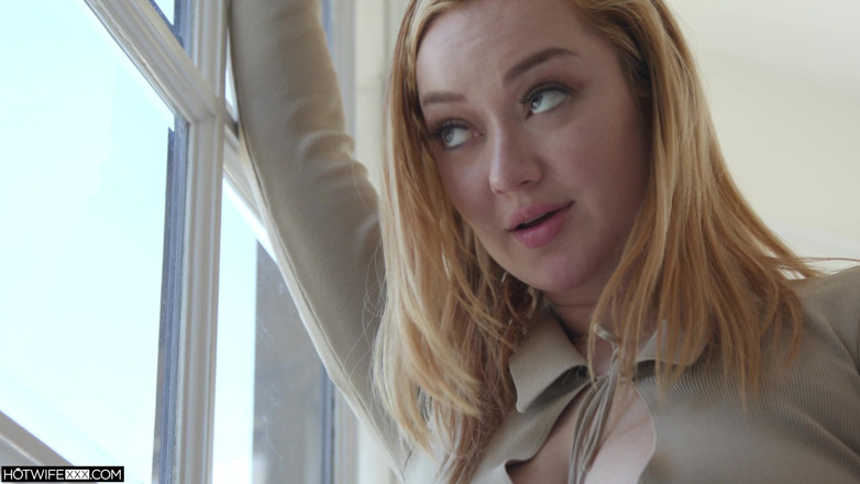 HotwifeXXX: Emma Magnolia Hops on a Huge Lucky Opportunity