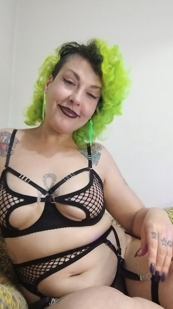 MariLou Moreira: I’m Live Right Now, Love! Come Watch Me?!