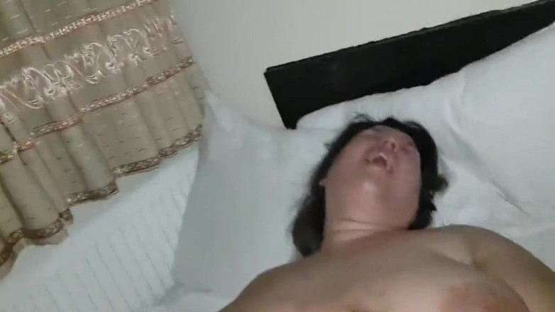 Real homemade BBW BBC porn: 젖을 빨고 시오후키하는 발정난 밀프