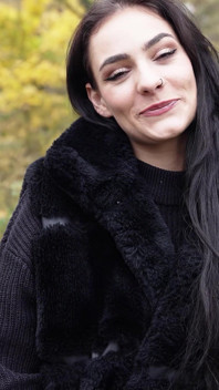 Exploradora alemana - chica de tetas caídas de arbusto rosa Alexa Garganta follada para casting