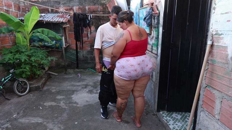 Lexly_16: Madrasta gostosa fode em casa quando seu marido não é gozada...