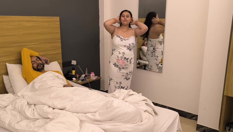 Desi chudai hub: Desi holka Puja baby se ráno sprchuje