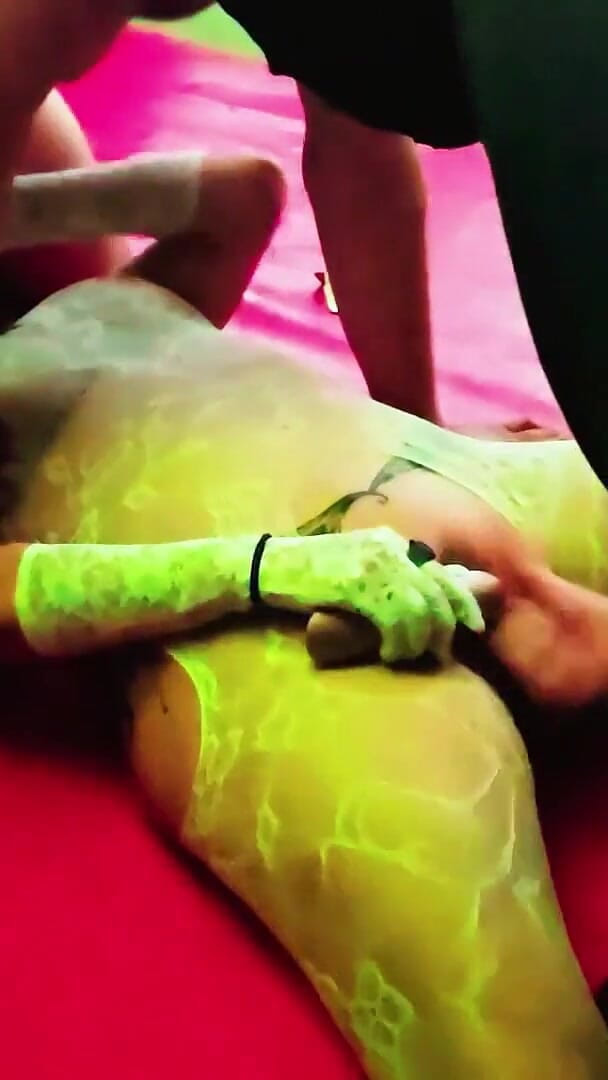 Ass, Pussy, Open Mouth Gangbang (Gangbang Queen Amateur)