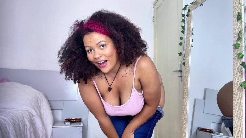 Cutiepiie Chubby: 청바지와 팬티에 방귀와 트림을 멈출 수 없는 육덕 거유 4K