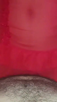 Sora mea vitregă excitată vine în camera mea să mă fută, ce încântare de o femeie - porno în spaniolă.