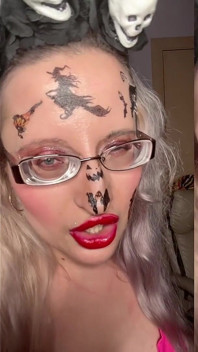 娘娘腔投降：在我的耳语室里被 Findom 门挖掘者控制