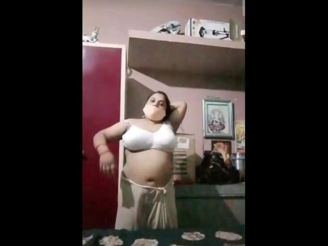 Village Bhabhi Nude Dancing Bigboobs Puffy Nipples (Sexy dimple)