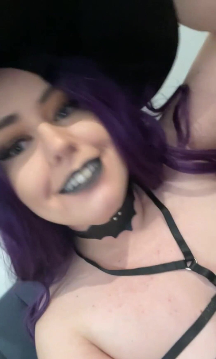 KinkyKatie: Ok... một trong những kinks của tôi chắc chắn là...