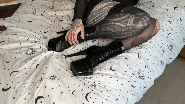 Miss Valentina: Adoração ao bota