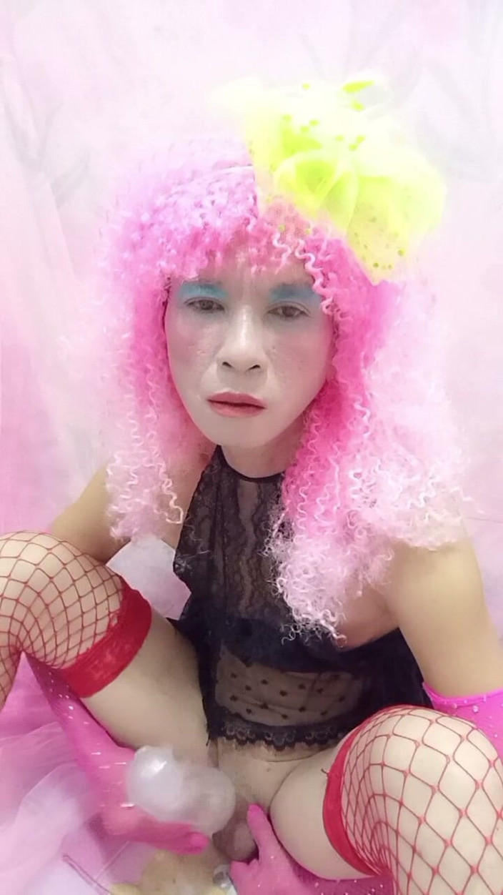 nguyen dang thien tri: Oanh Le Transgender nosí sexy oblečení porno péro