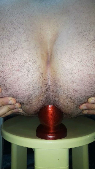 Xauencaliente: Extra-großer und breiter roter Dildo, Dilating und fickt meinen arsch...