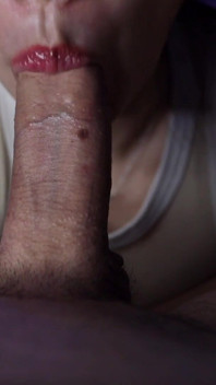 Zmysłowe zbliżenie POV BJ - Powolne głębokie gardło i niechlujny spust w ustach kremówka (asmr Blowjob)